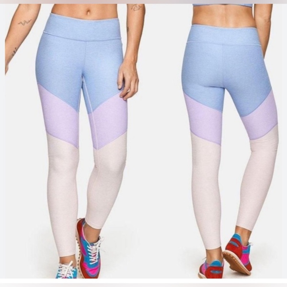 Outdoor Voices Womens springs Leggings 7/8 length size small, lilac lavender
